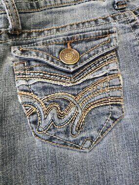 Heavily Distressed Y2K Low Rise Bootcut Jeans – Wallflower Size 7